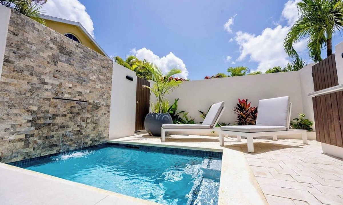 Saint Peter Parish House | Azzurro Townhouses - by Zenbreak