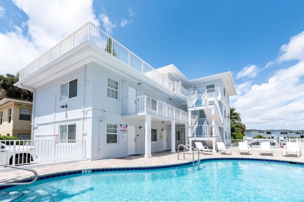 Central Beach Apartment | Bayshore Breeze 5 - Fort Lauderdale Beach