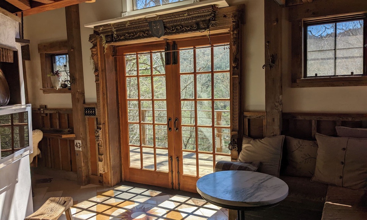 Cullowhee Cabin | BLUE GHOST HOST Endless summer