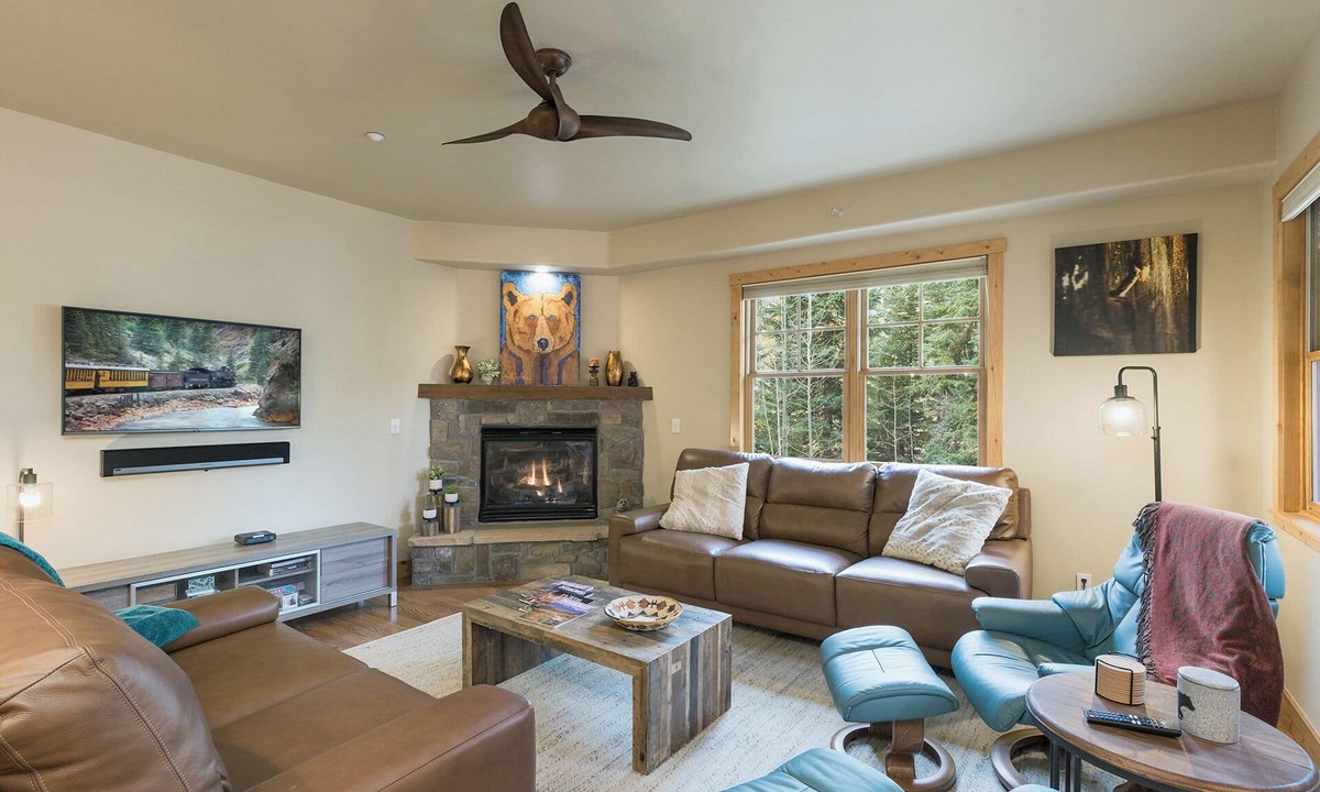 Purgatory House | Largest Black Bear Townhome - Ping Pong Table - on Demand Ski Shuttle