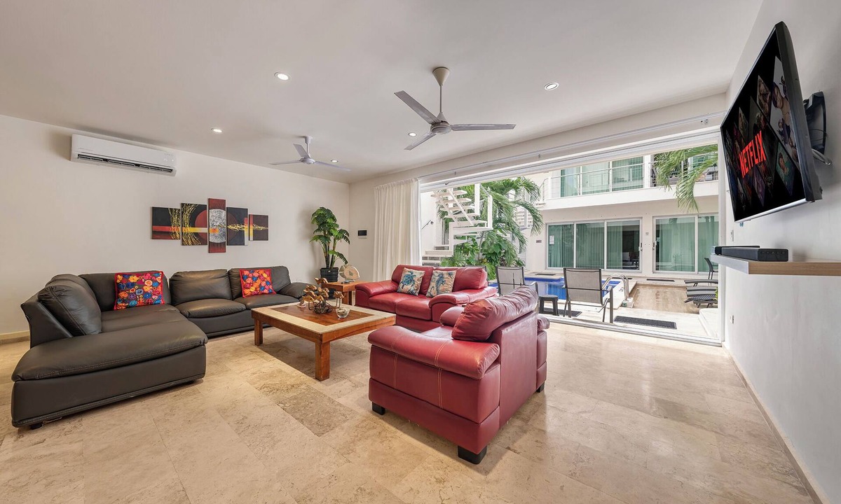 Centro - Supmza 001 Condo | Location, Location, Location.