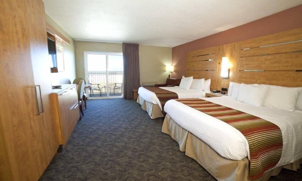 Tybee Island Hotel | Oceanfront Room w/Private Balcony, WiFi, and Incredible Water Views