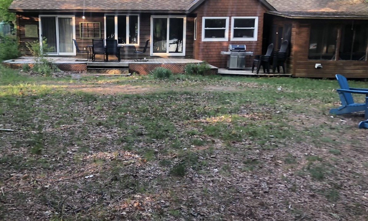 L'Amable Cottage | Private lakefront 6 bedroom cottage