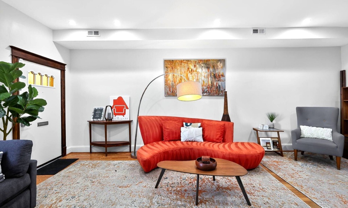 Bloomingdale Condo | The Hearth! On site parking! Minutes to restaurants, groceries and nightlife.
