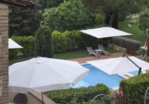 Apartment for 6 with 3 rooms near San Gimignano and Volterra.