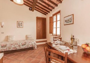 Apt 16A in Querce