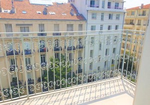 DUPLEX BALCON CENTRE MER 504 in Nice