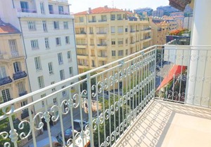 DUPLEX BALCON CENTRE MER 504 in Nice