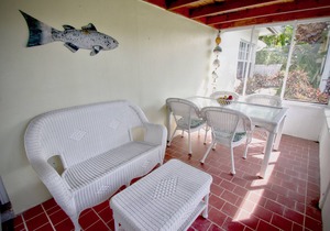 Historic cottage complex 2 blks to bch, sm dog OK in Pompano Beach