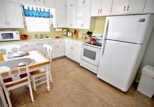 Historic cottage complex 2 blks to bch, sm dog OK in Pompano Beach