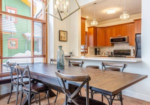 Spacious multi level 4 bedroom + den townhouse with easy access to nearby runs and lift in Sun Peaks