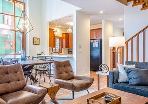 Spacious multi level 4 bedroom + den townhouse with easy access to nearby runs and lift in Sun Peaks