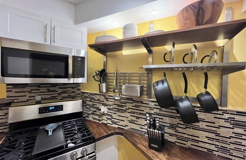 Rendezvous & Ditleff Apartment | 2bed 2 bath with Shared Pool and a View. 7 mins to Cruz Bay! 15 mins to Beaches.