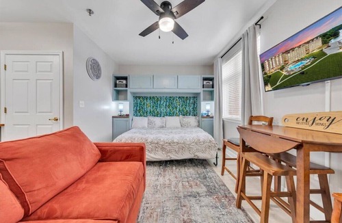 Smith Mountain Lake Apartment | #3402 - Studio Suite - Mariners Landing