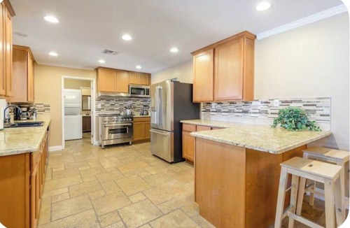 Camelback East House | 8 Bedrooms, 12 beds, pool, hot tub,putting green, pool table, ping pong, bbq