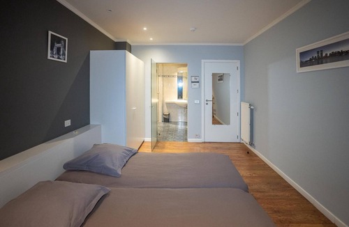 Sint-Eloois-Vijve Hotel | Anna's Place