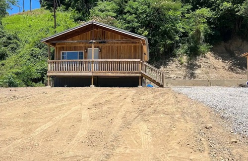 Chattaroy Cabin | Appalachian Hideaways