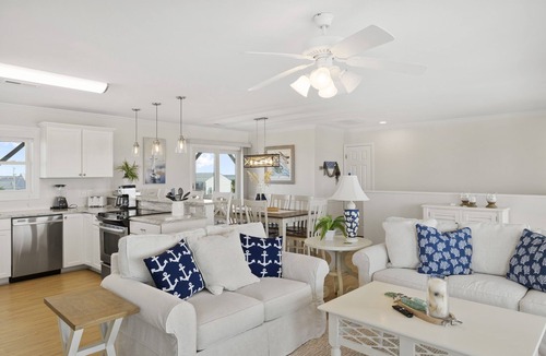 Emerald Isle House | Bella Blue, Almost Oceanfront House in Emerald Isle, NC!