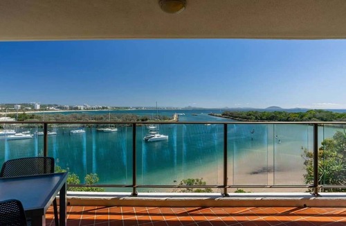 Buddina Apartment | Breathtaking Views - Point Cartwright Bliss