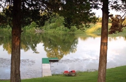 Elco Cabin | Charming cottage overlooking Lake Acre