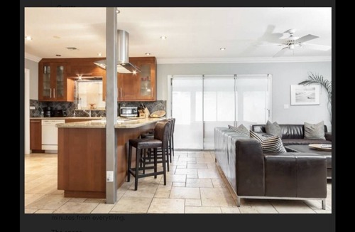 Santa Barbara Estates House | Charming Pompano Beach escape, nr ocean and hotspots, Walk to Beach, Hot Tub.