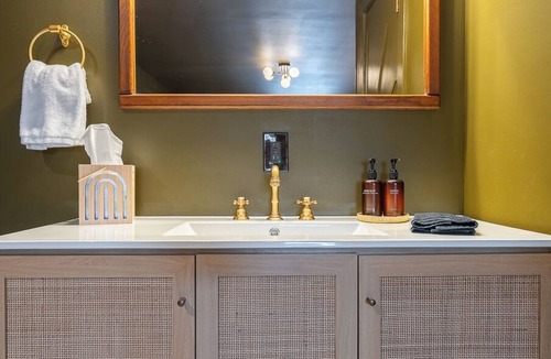 Lawrenceburg Hotel | Cozy Retro-Modern Room · Clean + quiet · Self Check-In · Family-Friendly Stay in Lawrenceburg