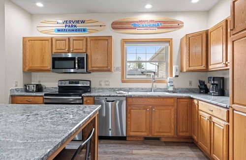 Spring Brook House | First Class "ARCADE"/18 PERSON/3400 sq ft/10 Bed/Firepit/HUGE kitchen/Fireplace