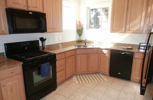 Rehoboth Beach Condo | Ground Level 3BR Condo w/Pool/Gym/Parking