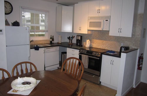 Old Town Historic District Cottage | Luxury 1835 Cottage. Right in historic centre near Shaw Theatre. Private parking