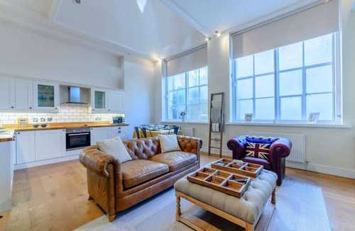 Painswick Cottage | Luxury family friendly holiday cottage in the heart of the Cotswolds - Church Mews