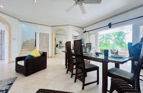 Little Battaleys House | Mullins Beach Villa - Luxury with Private Spa Pool
