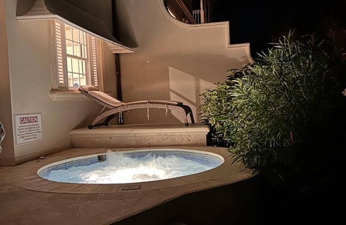 Little Battaleys House | Mullins Beach Villa - Luxury with Private Spa Pool
