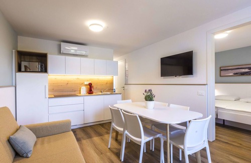Strunjan Apartment | Nice apartment for 6 guests with pool, A/C, WIFI, TV, terrace, pets allowed and panoramic view