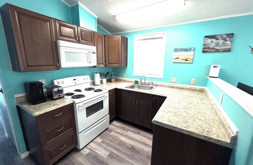 Cutthroat Harbor Estates Cottage | Ocean Breeze at Venture Out 537