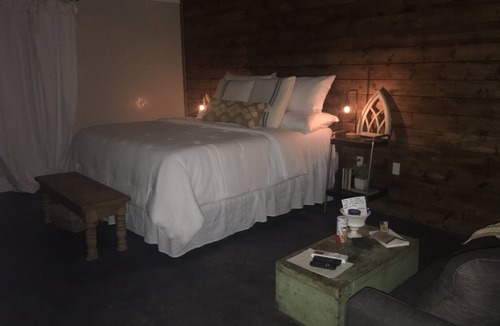 Canton Resort | Private King Suite-pool house,hot tub, spa, bfast!