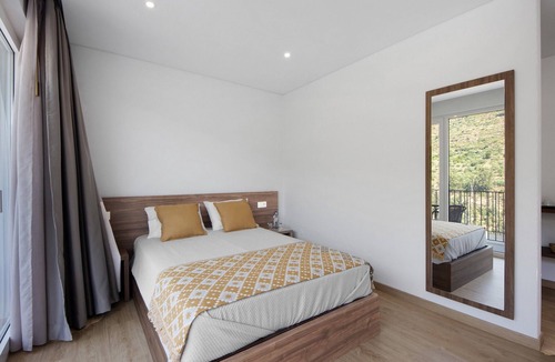 Armamar Resort | Property In A Holiday Village 'Quinta Da Pedra Caldeira A' with Mountain View and Air Conditioning