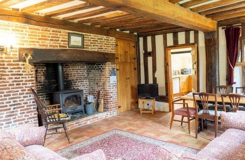Stowmarket Cottage | Rural cottage, log fire, indoor heated pool. A mile from cosy village pub