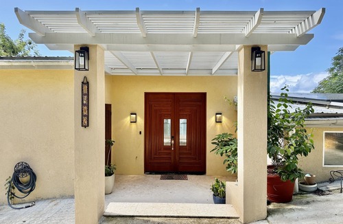 Estate Fortuna House | Secluded Paradise with Stunning Views & Pool