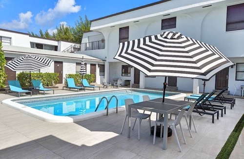 Deerfield Beach Apartment | Studio #112 Pet-Friendly | Sleeps 3 Guests