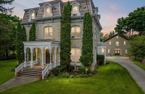 Cherry Valley House | The Limestone Mansion - Historic Elegance- Breakfast Included!