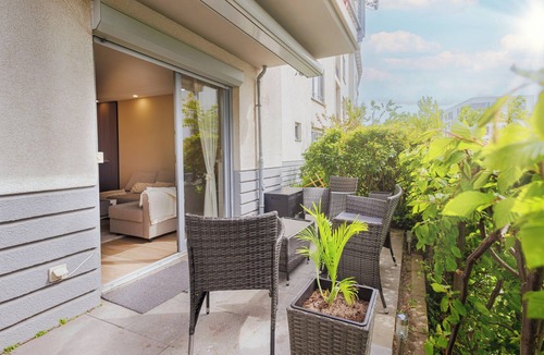 Schoenefeld Apartment | Wunderschöne Wohnung mit Terrasse Nähe Airport BER