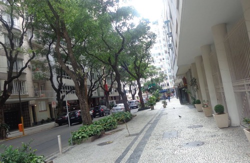 Copacabana Apartment | You will be close to the new concert hall, the Roxy Dinner Show.