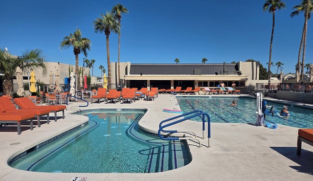 1-BR in Upscale 55+resort - 2 pools, fitness, pickleball, rec ctr. 3 wk min in Apache Junction