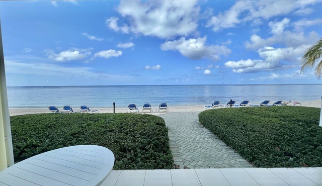 1st floor beachfront condo, just steps away from a private beach, beautiful view in East End
