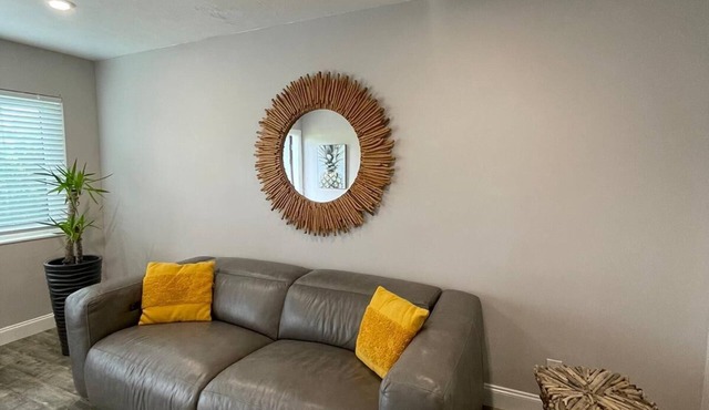 2/1 close to Downtown Fort Lauderdale, Free Parking, Washer and Dryer in Fort Lauderdale