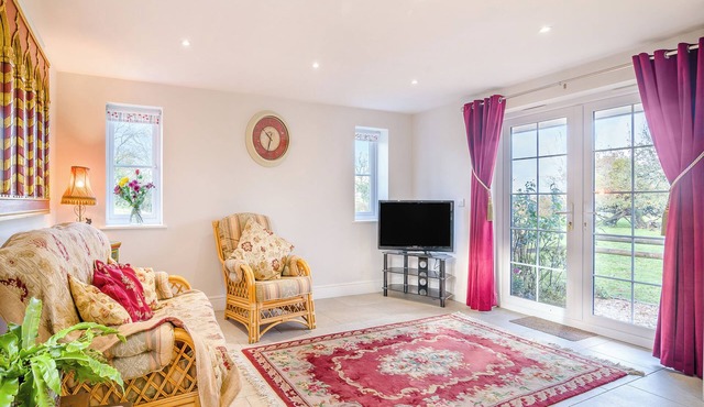 2 bedroom accommodation in Lower Wick, Dursley in Dursley