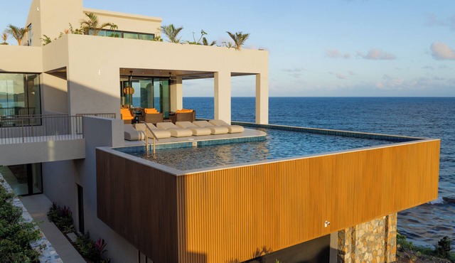 2 MIN WALK to private beach! 6 bedroom house in Ditleff. in Ditleff Point