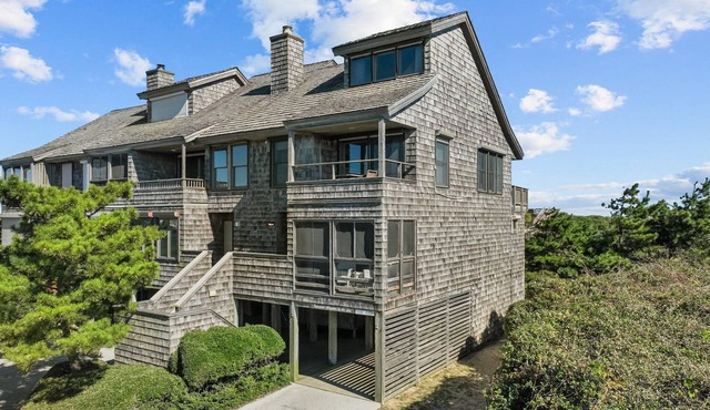 2381 - Peaceable Kingdom by the Sea - Sanderling Oceanfront Townhome w/Water Views in Duck