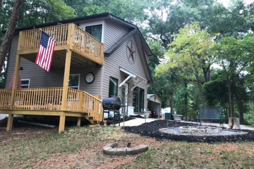 3-BDR Direct Waterfront Cottage in Charlotte