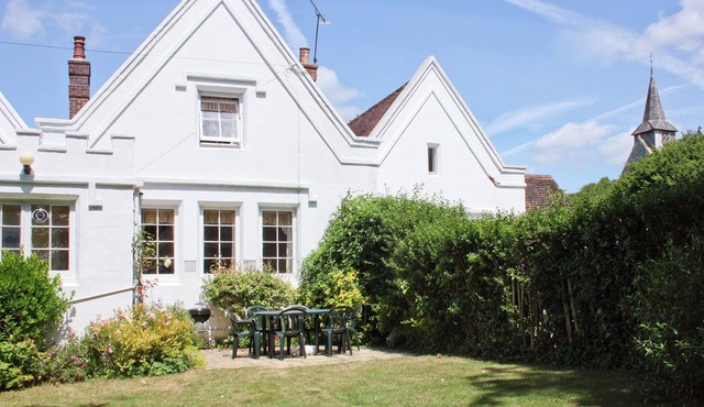 3 bedroom accommodation in Compton, near Chichester in Compton